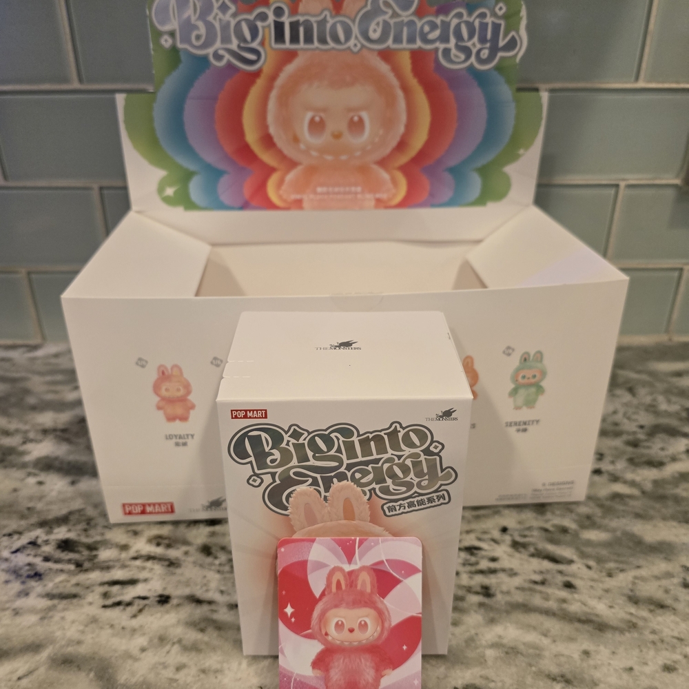Pop Mart Big Into Energy Love